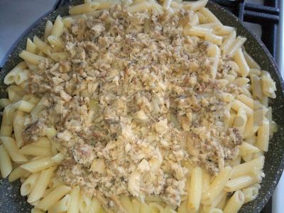 Penne su konservuotomis sardinėmis ir troškintu svogūnu Žingsnis 4