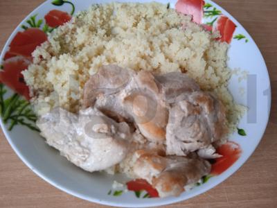 Kuskuso, kiaulienos, vyšnininių pomidorų ir putpelių kiaušinių dubuo Žingsnis 4