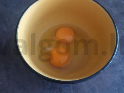 Kiaušinių blynai su įdaru Žingsnis 1