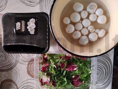 Salotas su kalakutiena, grybais ir parmezanu Žingsnis 2