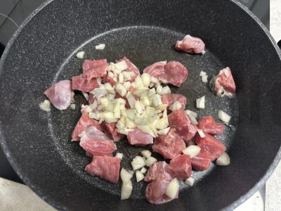 Kvapnus jautienos guliašas vakarienei Žingsnis 2