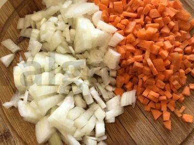 Bulvės su kumpiu ir rozmarinu Žingsnis 1