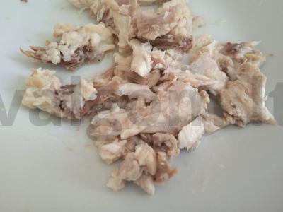 Vištienos sriuba su špinatais, žaliuoju svogūnu ir kiaušiniu Žingsnis 1