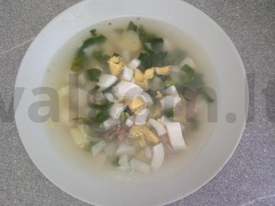 Vištienos sriuba su špinatais, žaliuoju svogūnu ir kiaušiniu Žingsnis 6