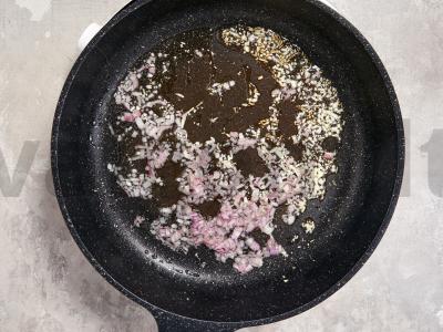 Tailandietiška sriuba su kokosų pienu ir krevetėmis Žingsnis 3