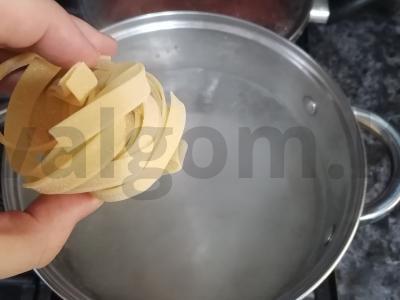 Fettuccine a la puttanesca Žingsnis 6