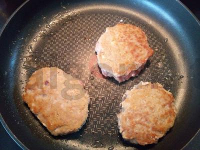 Cukinijų ir bulvių blynai „Vaikystės skonis“ Žingsnis 5