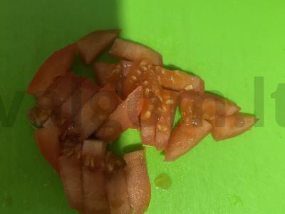 Lengvas ir sotus salotas vakarienei Žingsnis 4