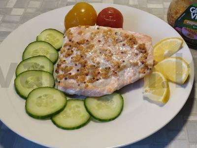 Upėtakis su prancūziška garstyčia ir grietine pagrindine nuotrauka