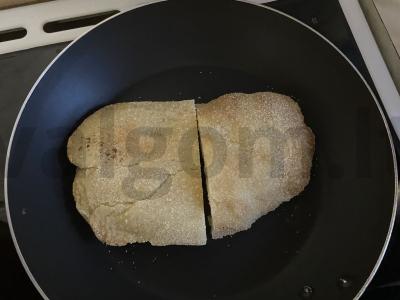 Grietininiai sumuštinukai su lydytu sūriu ir medumi Žingsnis 1