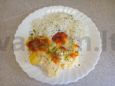 Kiauliena, kepta su ananasais ir sūriu pagrindine nuotrauka