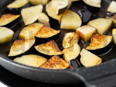 Šiltas salotas su baklažanais ir avinžirniais Žingsnis 3