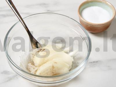 Kiaulienos kepenėlių salotos Žingsnis 4