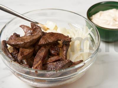 Kiaulienos kepenėlių salotos Žingsnis 5