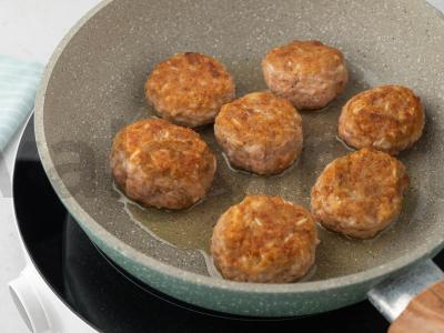 Kiaulienos kotletai su ryžiais Žingsnis 5