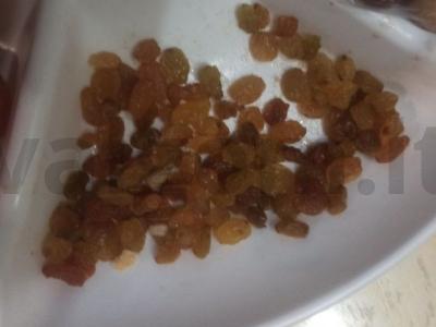 Varškės apkepas su razinomis Žingsnis 2