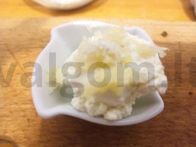 Krabų lazdelės, įdarytos varške ir sūriu Žingsnis 3