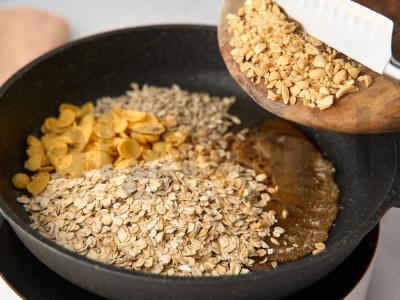 Granola ant keptuvės Žingsnis 3