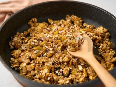 Granola ant keptuvės Žingsnis 5