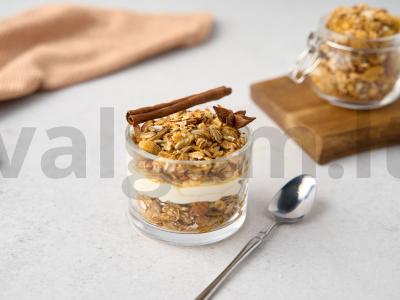 Granola ant keptuvės pagrindine nuotrauka