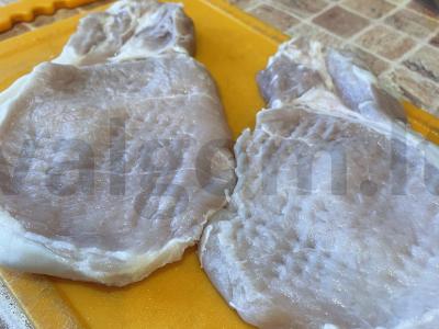 Kiauliena, kepta orkaitėje su pievagrybiais ir sūriu Žingsnis 1