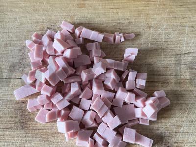 Uždara pica su dešra ir sūriu Žingsnis 1