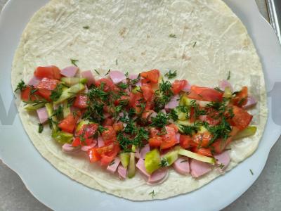 Daržovių kesadilija su dešrelėmis ir lydytu sūriu Žingsnis 2