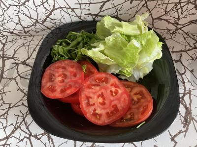 Daržovių ir šviežios kotletos sumuštinis Žingsnis 4