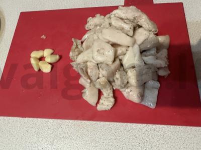 Skani lašinukų užtepėlė su žolelėmis Žingsnis 1