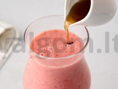 Braškinių ir bananų kokteilis Žingsnis 5