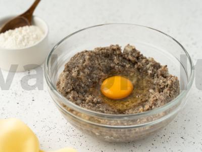 Grybų kotletai iš šampinjonų Žingsnis 3