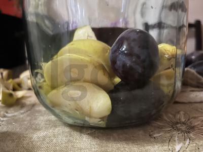 Kompotas žiemai iš obuolių ir slyvų Žingsnis 2