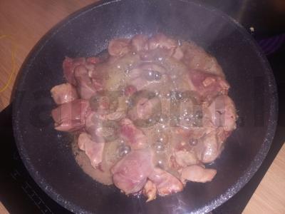 Vištienos kepenėlių salotos Žingsnis 5