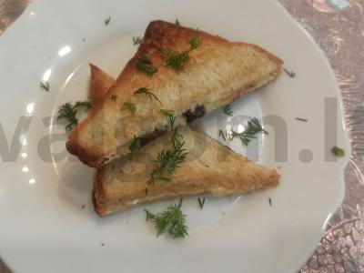 Sumuštinis su miško grybais pagrindine nuotrauka