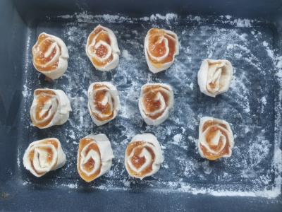 Sluoksniuotos bandelės su abrikosų džemu Žingsnis 4