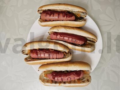 Traškūs hot-dogai su korėjietiška morkų salota pagrindine nuotrauka