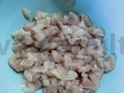 Vištienos kotletai su suluguni sūriu Žingsnis 1