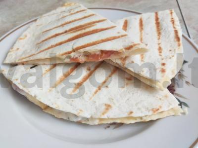 Daržovių kesadilija pagrindine nuotrauka