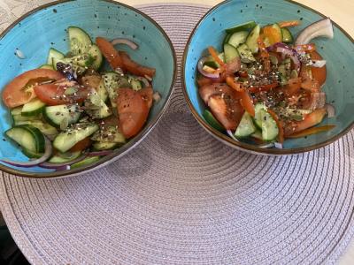 Porcijos fitneso salotų pagrindine nuotrauka