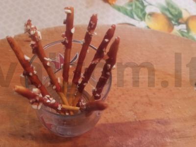 Šokoladiniai pagaliukai su riešutais pagrindine nuotrauka