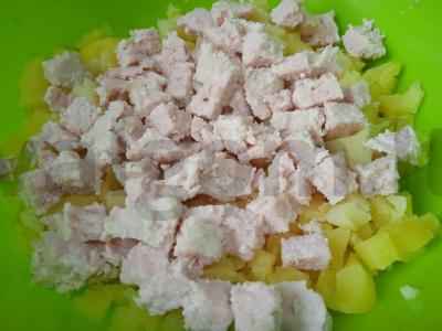 Okroška ant beržo sulčių su majonezu ir virta vištienos filė Žingsnis 2