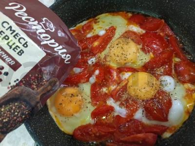 Kaukazo stiliaus kiaušinienė su pipirų mišiniu Žingsnis 6