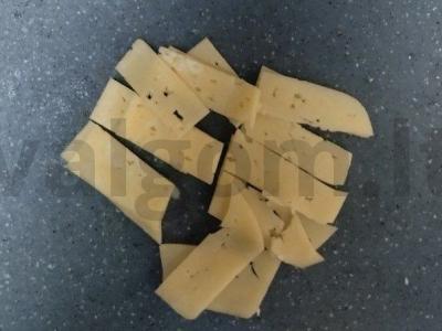 Šiltas salotas su svogūnais, bekonu ir rukola Žingsnis 5