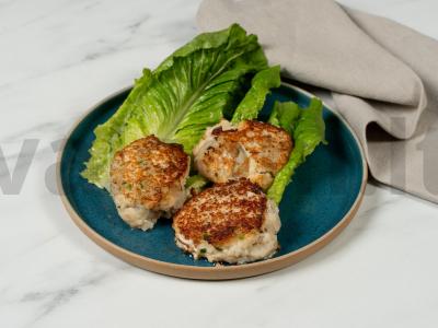 Žuvies kotletai iš paruoštos faršo pagrindine nuotrauka