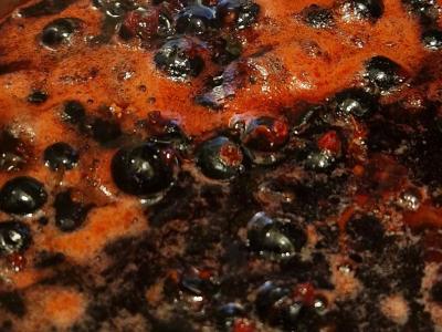 Juodųjų serbentų želė Žingsnis 2