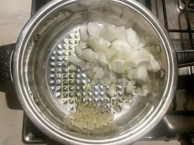 Ratatouille su raudonu sausuoju vynu Žingsnis 1