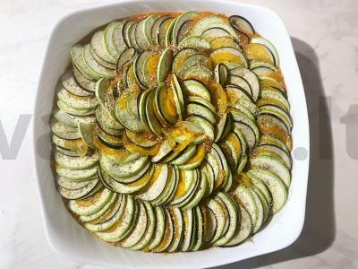 Ratatouille su raudonu sausuoju vynu Žingsnis 7