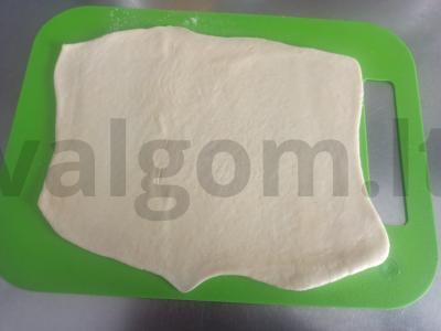 Kepti sluoksniuoti pyragėliai su faršu Žingsnis 4