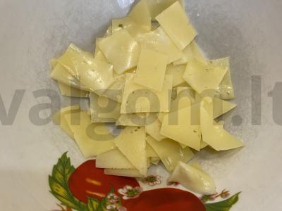 Sūrio ir vaisių salotas iš konservuotų vaisių su kokosų aliejumi Žingsnis 1