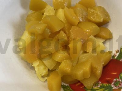 Sūrio ir vaisių salotas iš konservuotų vaisių su kokosų aliejumi Žingsnis 3